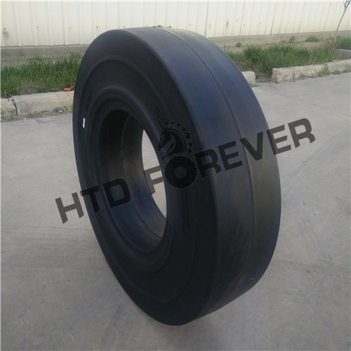 充氣式實心輪胎