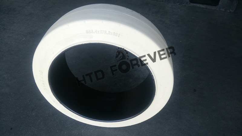 白色無恒實(shí)心輪胎