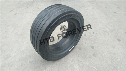 機(jī)場(chǎng)行李拖車(chē)