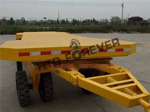 機(jī)場(chǎng)行李拖車(chē)