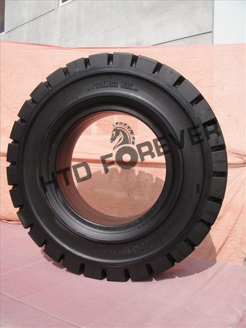 廢鋼轉(zhuǎn)運裝載機