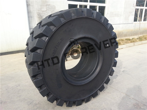 廢鋼轉(zhuǎn)運裝載機