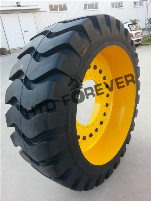 就地?zé)嵩偕鷻C輪胎