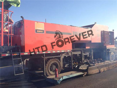 就地?zé)嵩偕鷻C輪胎