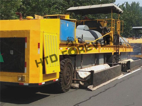 就地?zé)嵩偕鷻C輪胎