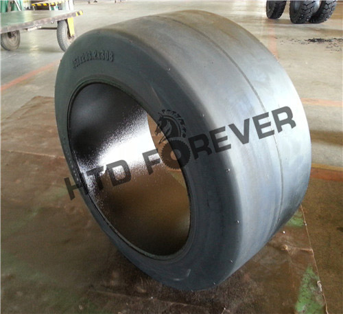 鋼圈配壓式實(shí)心輪胎