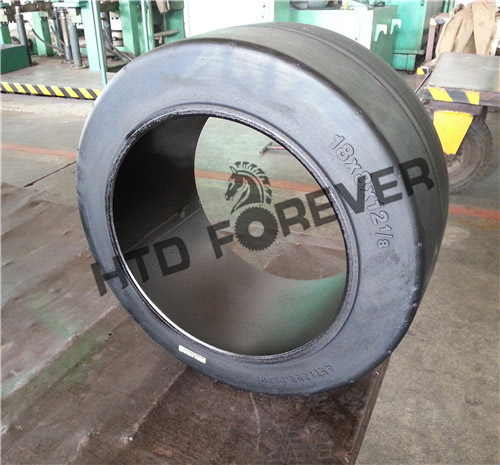 鋼圈配壓式實(shí)心輪胎